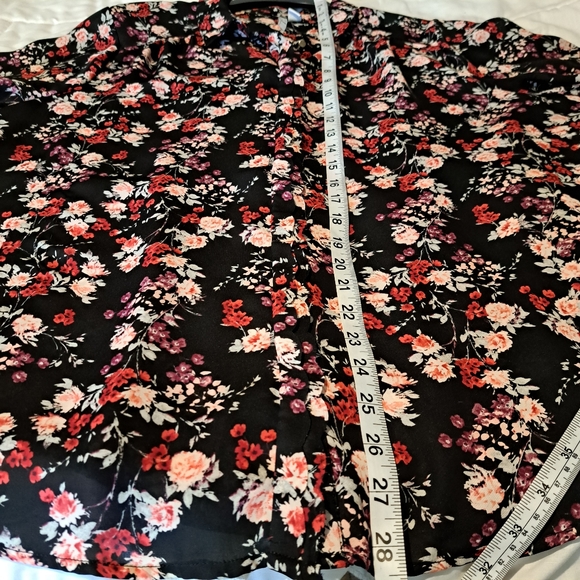 Elle floral button down blouse. XLarge - Picture 10 of 11